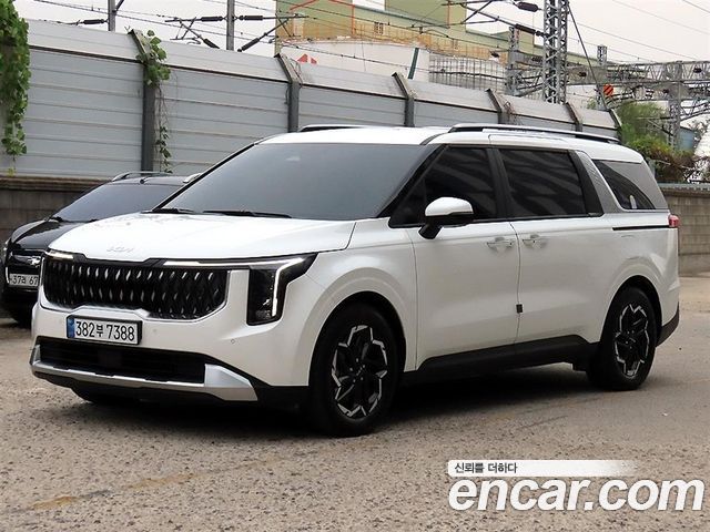 Kia Carnival Diesel 9-Seater Prestige — пробег 21 137 км — фото 2 из 5