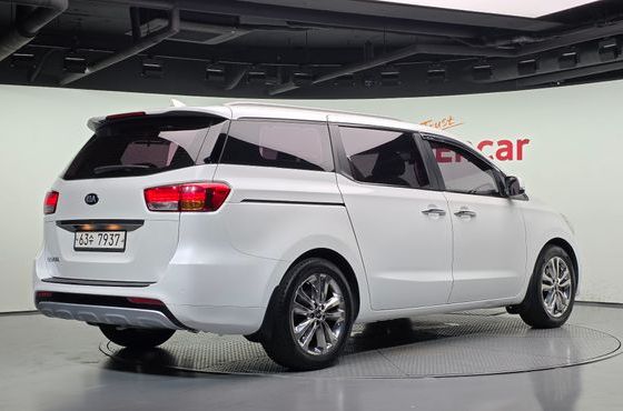 Kia Carnival 9-seater Prestige — пробег 123 162 км — фото 2 из 5