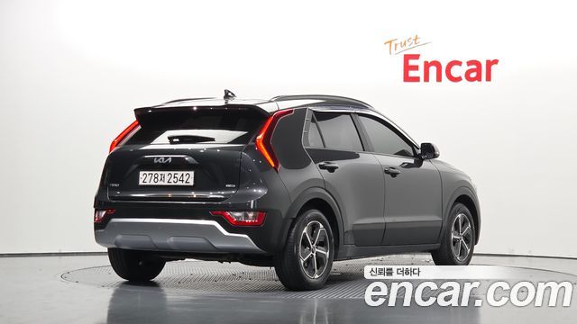 Kia Niro Prestige — пробег 92 557 км — фото 2 из 5