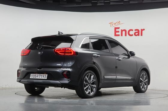 Kia Niro 1.6 HEV Noblesse Special — пробег 81 608 км — фото 2 из 5