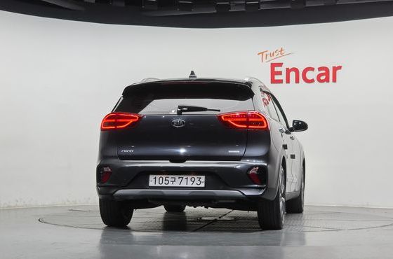 Kia Niro 1.6 HEV Noblesse Special — пробег 81 608 км — фото 4 из 5