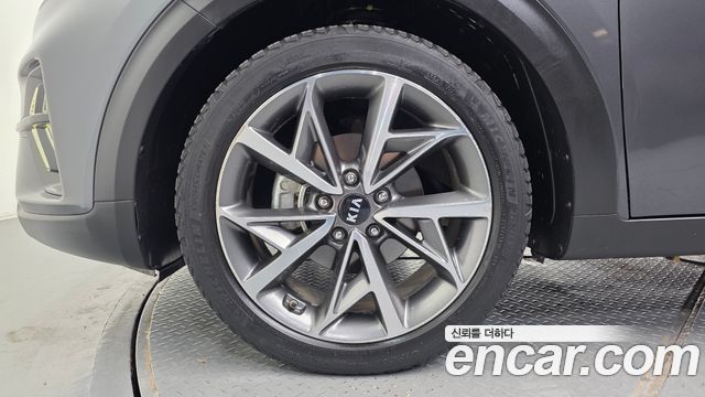 Kia Niro 1.6 HEV Noblesse Special — пробег 81 608 км — фото 5 из 5