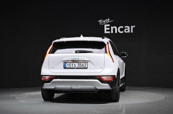 Kia Niro Prestige — пробег 4 115 км — фото 4 из 5