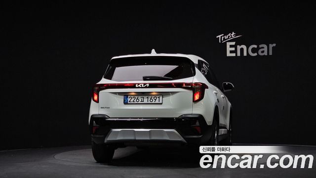 Kia Seltos из Кореи Encar