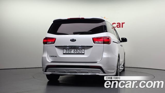 Kia Carnival из Кореи Encar