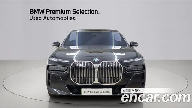 BMW 7-Series 740i xDrive M Sport — пробег 4 925 км — фото 3 из 5