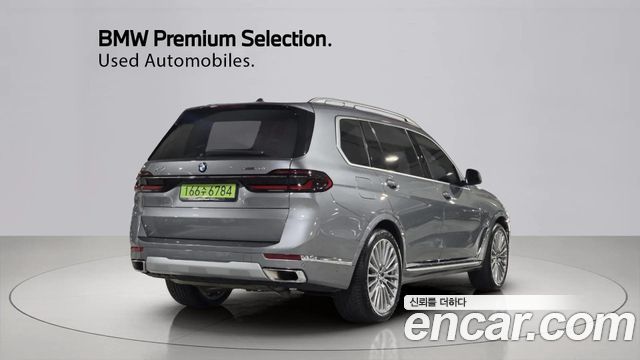 BMW X7 xDrive 40i Design Pure Excellence 6-Seater — пробег 5 866 км — фото 2 из 5