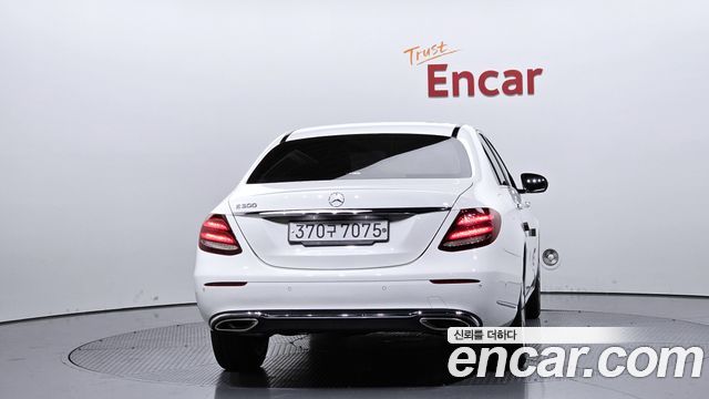 Mercedes-Benz E-Class из Кореи Encar