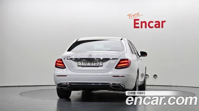Mercedes-Benz E-Class из Кореи Encar