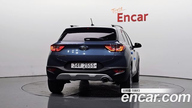 Kia Stonic из Кореи Encar