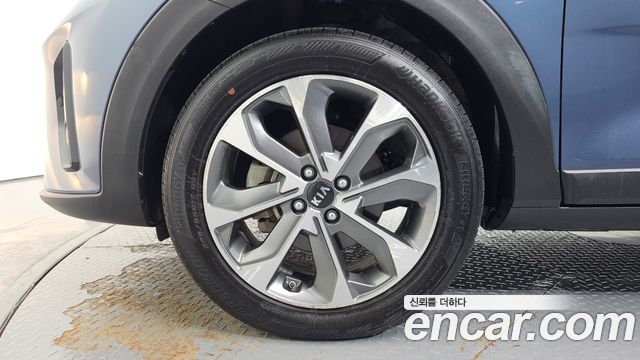 Kia Stonic из Кореи Encar