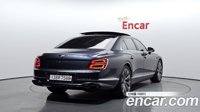 Bentley Flying Spur 4.0 — пробег 32 470 км — фото 2 из 5