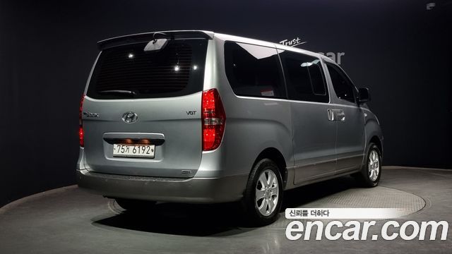 Hyundai Starex 4WD 11-Seater Wagon HVX VIP Package — пробег 142 831 км — фото 2 из 5