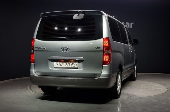 Hyundai Starex 4WD 11-Seater Wagon HVX VIP Package — пробег 142 831 км — фото 4 из 5