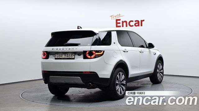 Land Rover Discovery Sport 2.0 TD4 HSE Luxury — пробег 78 029 км — фото 2 из 5