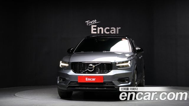 Volvo XC40 T4 R-Design — пробег 127 235 км — фото 3 из 5
