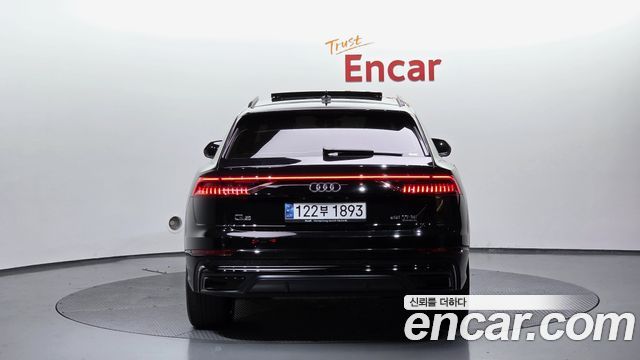 Audi Q8 55 TFSI Quattro Premium — пробег 24 033 км — фото 4 из 5