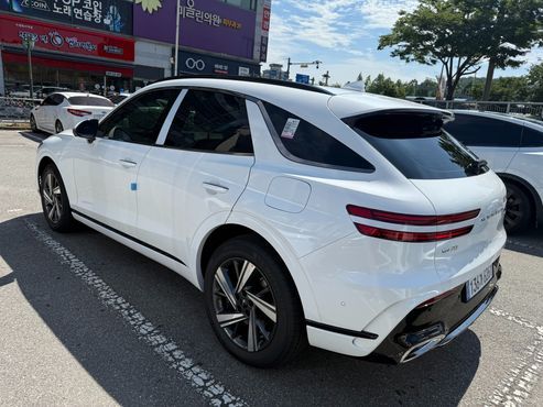 Genesis GV70 2.5T Gasoline 2WD — пробег 1 054 км — фото 5 из 5