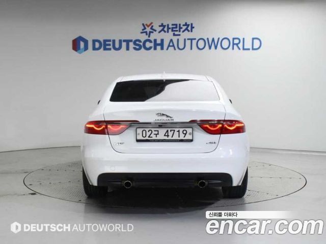 Jaguar XF 25t Prestige — пробег 128 532 км — фото 4 из 5