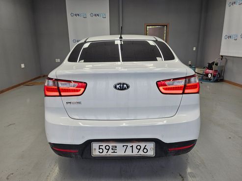 Kia pride 1.4 MPI Sedan Deluxe — пробег 105 656 км — фото 4 из 5