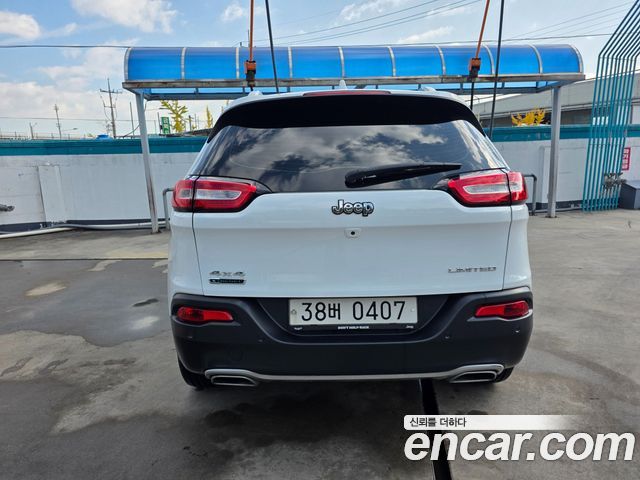 Jeep Cherokee 2.2 Diesel Limited 4WD — пробег 111 475 км — фото 4 из 5