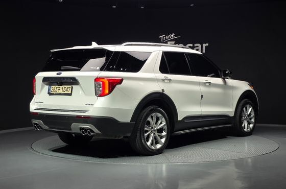 Ford Explorer 3.0 Platinum 4WD — пробег 107 790 км — фото 2 из 5
