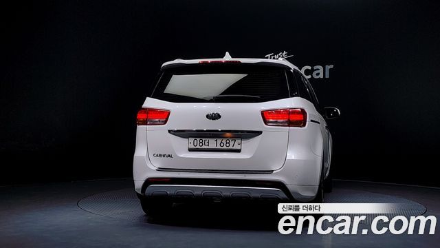 Kia Carnival из Кореи Encar