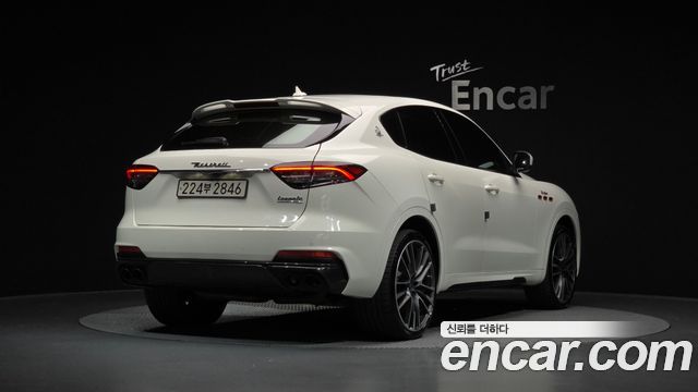 Maserati Levante 3.8 Trofeo — пробег 53 805 км — фото 2 из 5