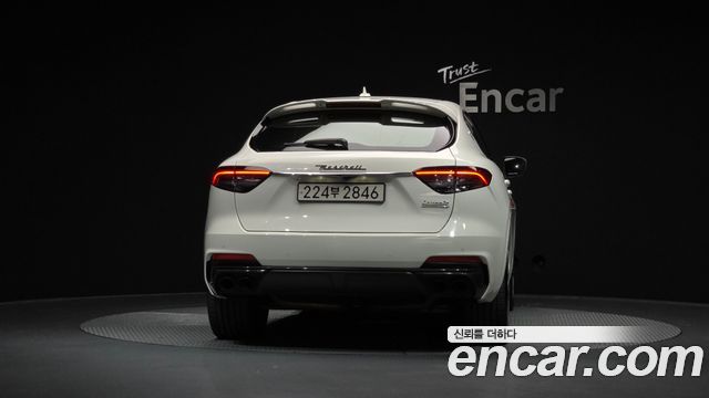 Maserati Levante 3.8 Trofeo — пробег 53 805 км — фото 4 из 5