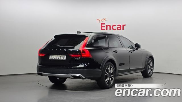 Volvo V90 T5 Pro AWD — пробег 121 976 км — фото 2 из 5