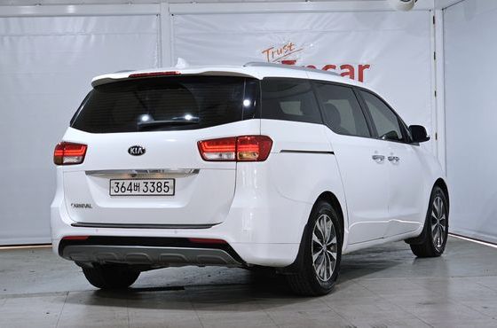 Kia Carnival 9-seater Luxury — пробег 188 716 км — фото 2 из 5