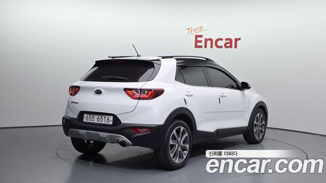 Kia Stonic из Кореи Encar