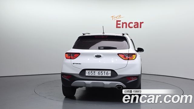 Kia Stonic из Кореи Encar