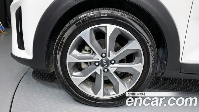 Kia Stonic из Кореи Encar