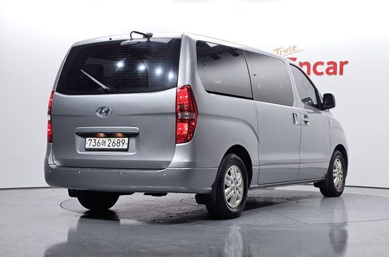 Hyundai Starex 12-Seater Wagon Smart — пробег 104 990 км — фото 2 из 5