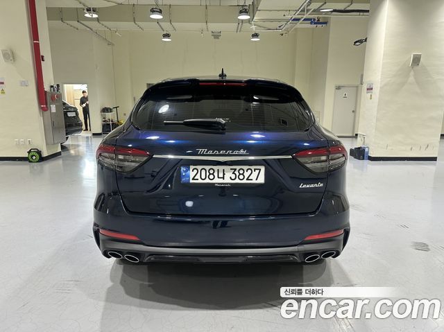 Maserati Levante из Кореи Encar