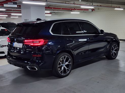 BMW X5 xDrive 45e M Sport — пробег 83 608 км — фото 2 из 5