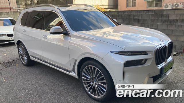 BMW X7 xDrive 40i Design Pure Excellence 6-Seater — пробег 500 км — фото 3 из 5