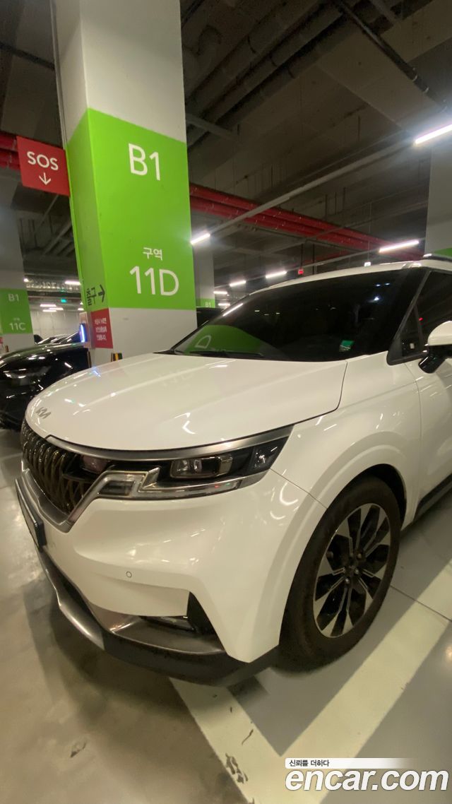 Kia Carnival 9-Seater Signature — пробег 96 000 км — фото 3 из 5