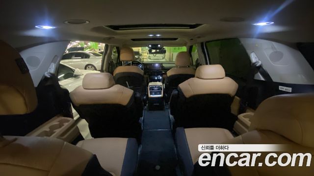 Kia Carnival 9-Seater Signature — пробег 96 000 км — фото 4 из 5