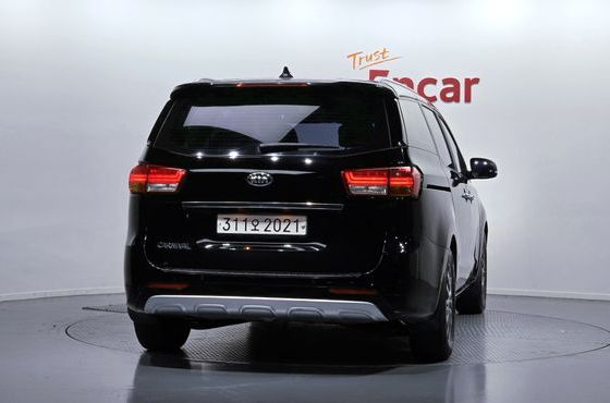 Kia Carnival 9-seater Luxury — пробег 175 092 км — фото 4 из 5