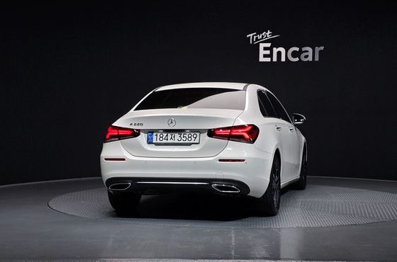 Mercedes-Benz A-Class A220 Sedan — пробег 25 570 км — фото 4 из 5