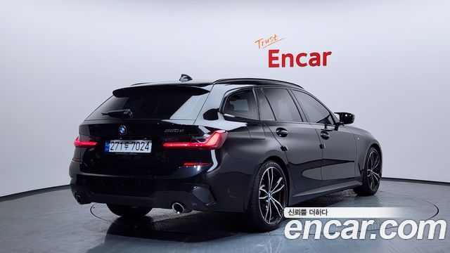 BMW 3-Series 320d Touring M Sport — пробег 54 561 км — фото 2 из 5