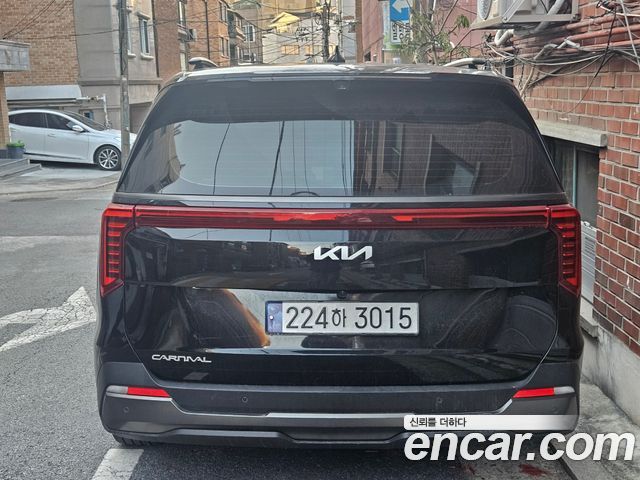 Kia Carnival Gasoline 7-Seater Gravity — пробег 13 000 км — фото 4 из 5
