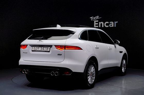 Jaguar F-PACE 20d Prestige — пробег 120 681 км — фото 2 из 5