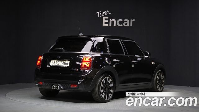 Mini Cooper 5Door HIGH 3rd — пробег 17 107 км — фото 2 из 5