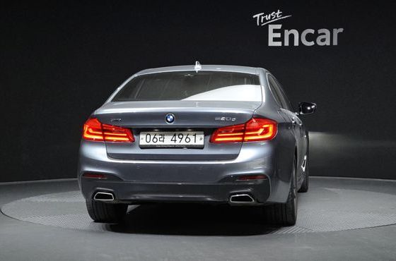BMW 5-Series 520d xDrive M Sport Package Plus — пробег 56 313 км — фото 4 из 5