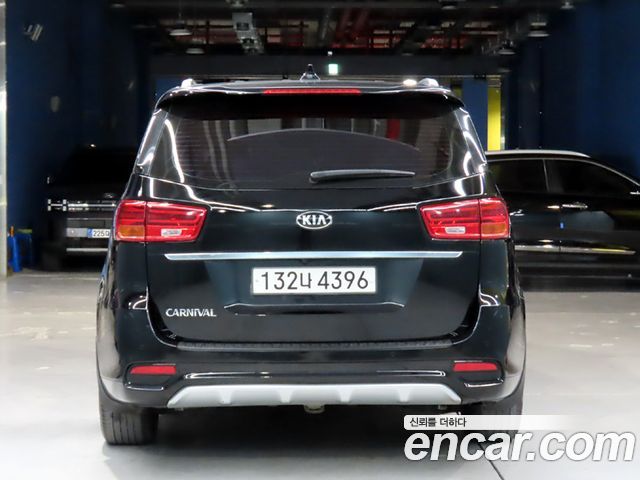 Kia Carnival из Кореи Encar