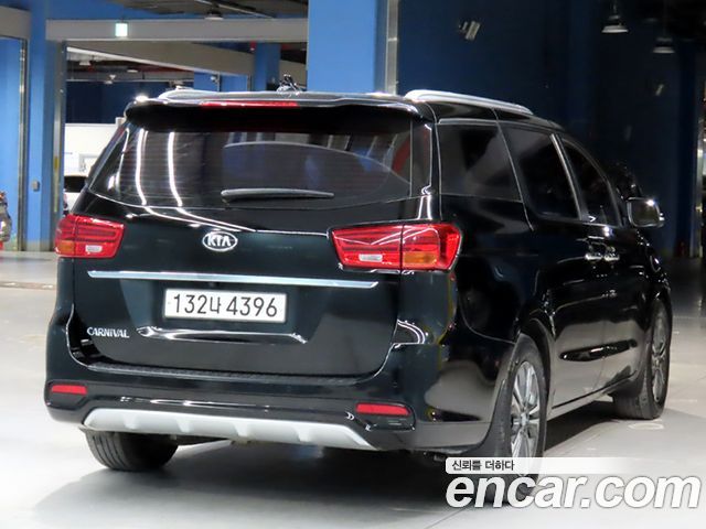 Kia Carnival из Кореи Encar