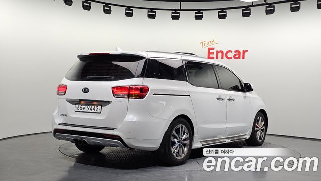 Kia Carnival из Кореи Encar